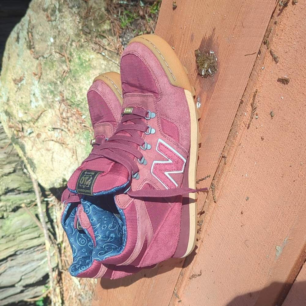 New balance x Herschel 710 red